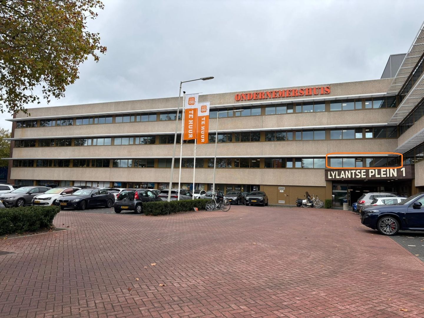 Bekijk foto 1 van Lylantse Plein 1