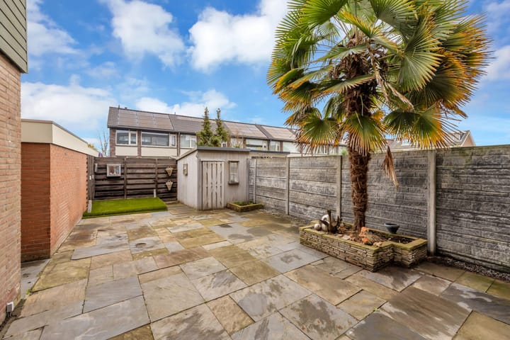 Photo 5 of Mr G Groen van Prinstererlaan 1