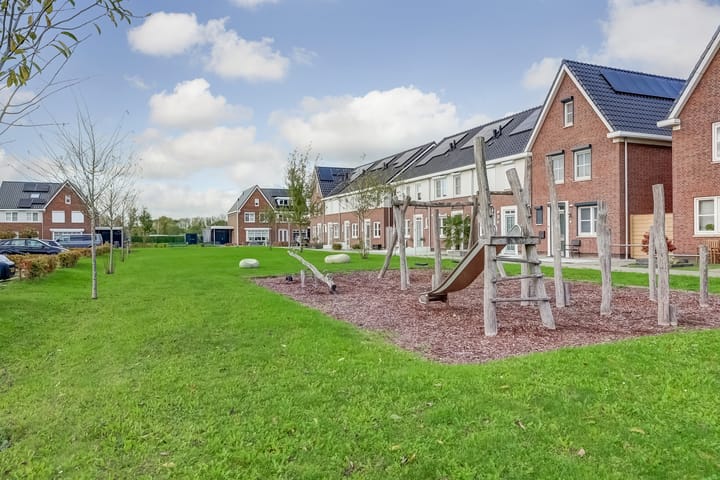 Photo 48 of Oeverwal 28