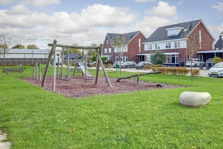 Photo 49 of Oeverwal 28