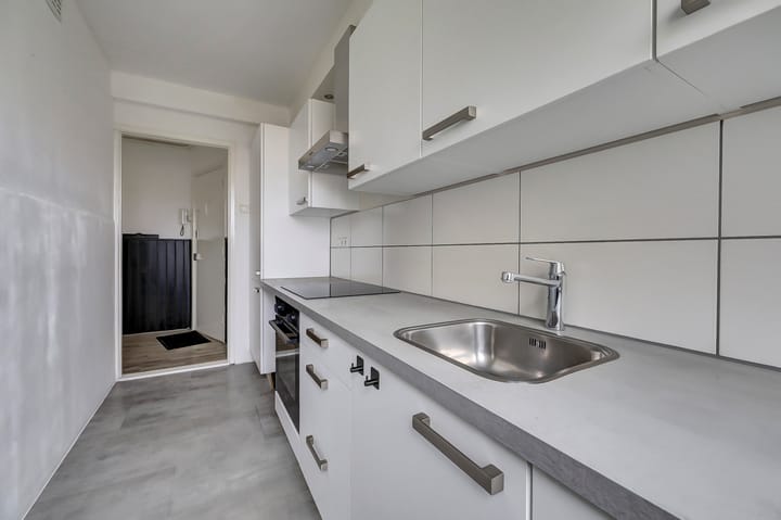 Photo 10 of Huissensestraat 105-2