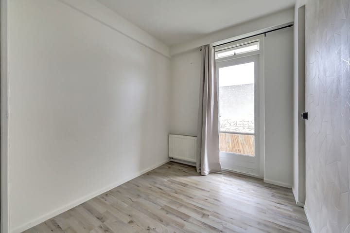 Photo 11 of Huissensestraat 105-2