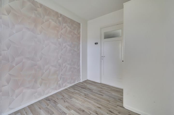 Photo 12 of Huissensestraat 105-2