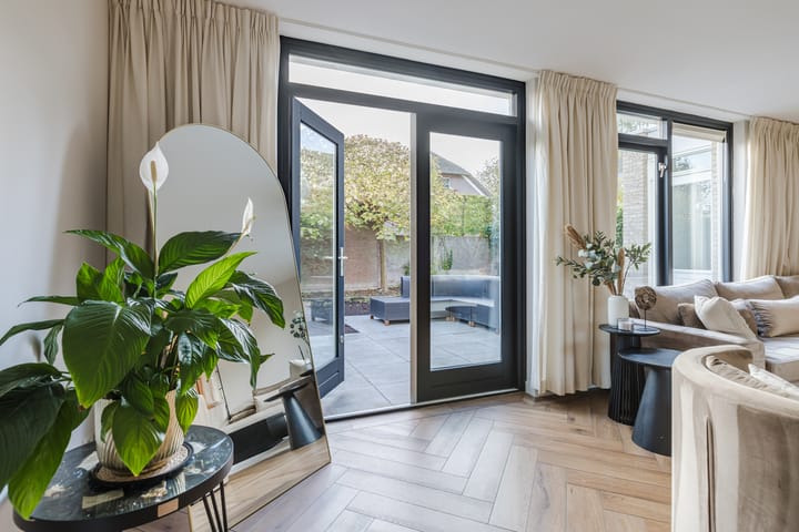 Foto 15 van Burg. v. Dobben de Bruijnstraat 38