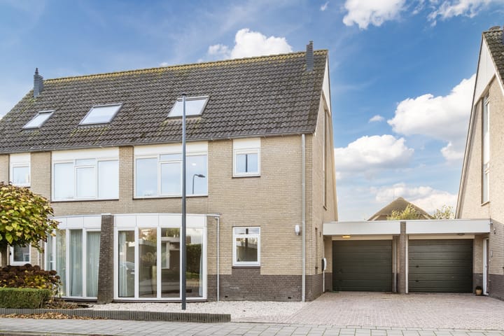 Foto 34 van Burg. v. Dobben de Bruijnstraat 38