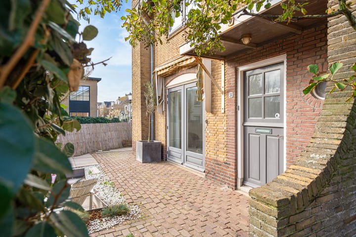 Photo 48 of Oosterparkstraat 38