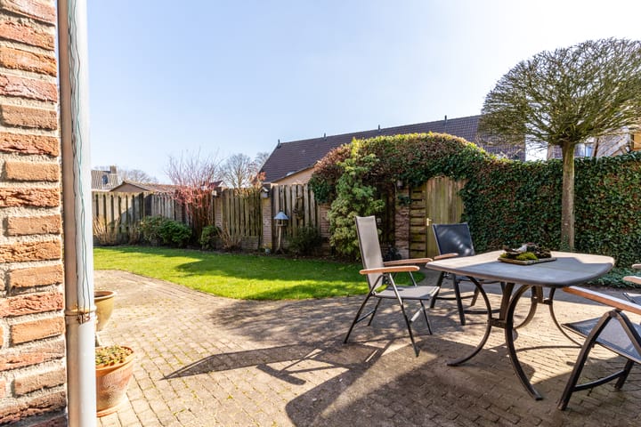 Photo 32 of Ten Loke 2