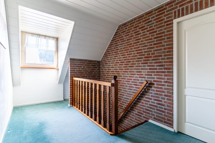 Photo 33 of Ten Loke 2