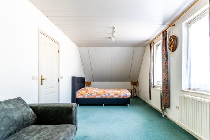 Photo 37 of Ten Loke 2