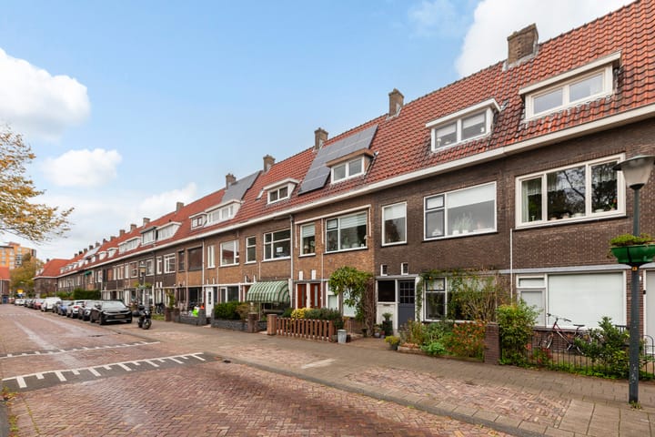 Photo 1 of Diepenbrockstraat 77