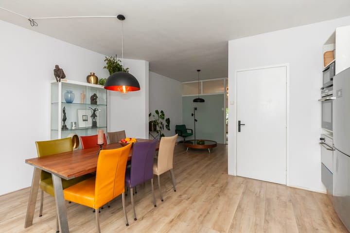 Photo 14 of Diepenbrockstraat 77