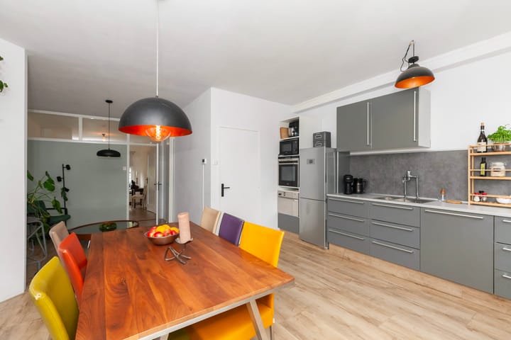 Photo 15 of Diepenbrockstraat 77