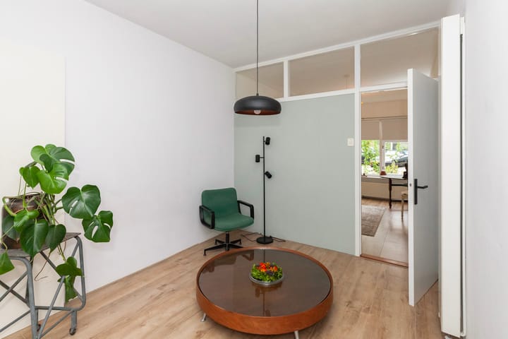 Photo 17 of Diepenbrockstraat 77