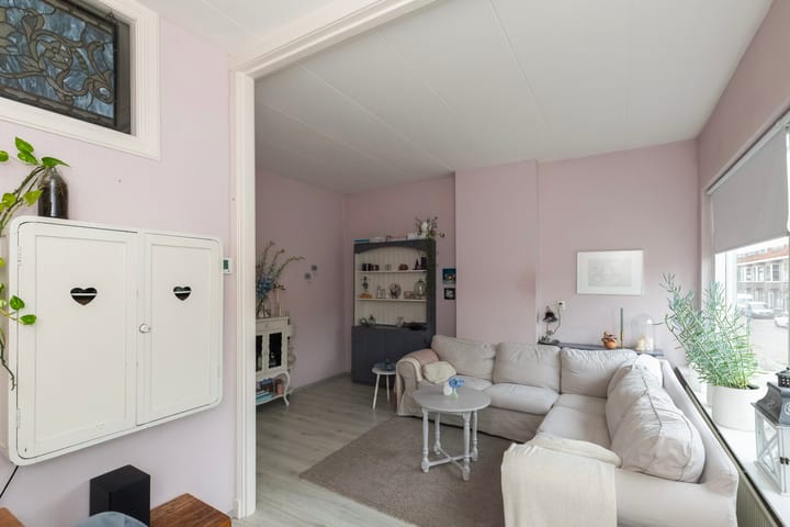 Photo 24 of Diepenbrockstraat 77