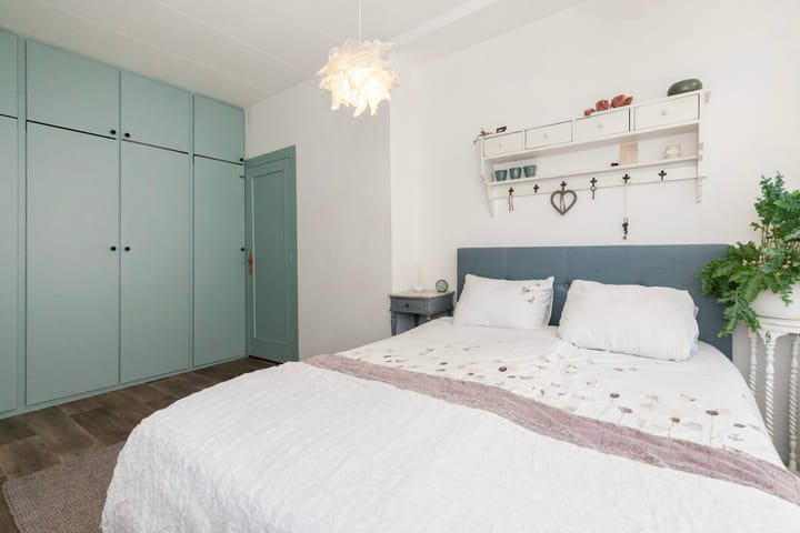 Photo 34 of Diepenbrockstraat 77