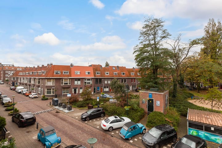 Photo 45 of Diepenbrockstraat 77