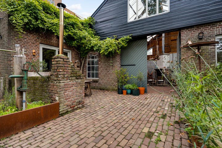 Photo 57 of Steeg 19