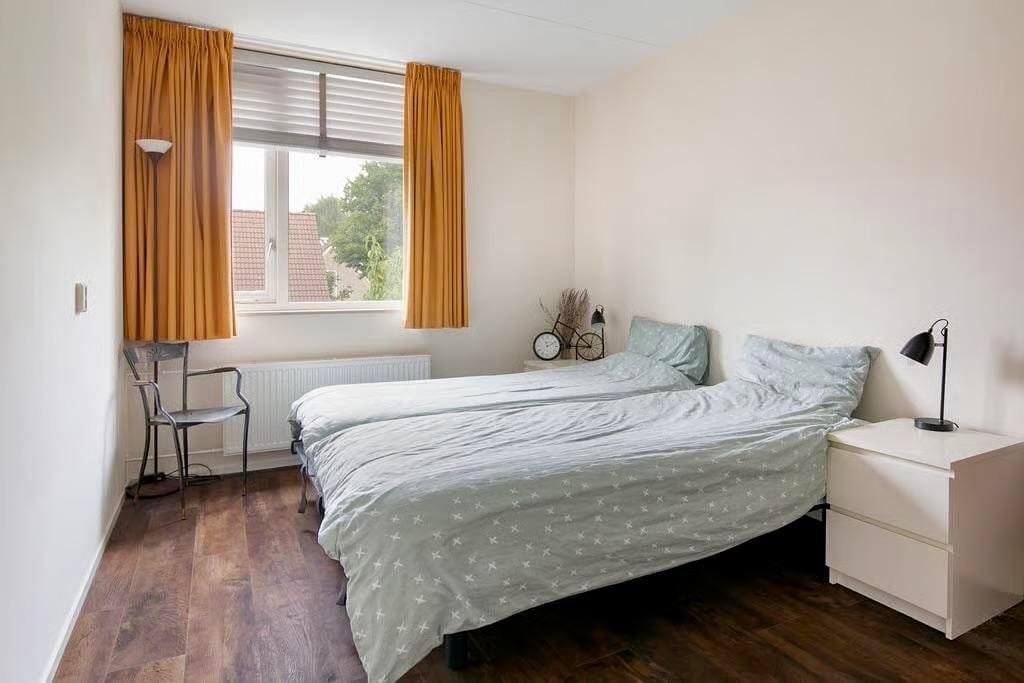 Foto 22 van Adri Piecklaan 27