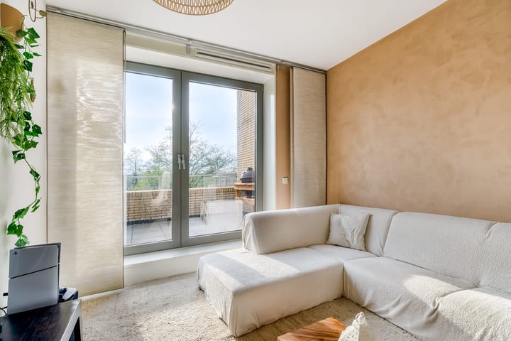 Photo 12 of Thorstraat 13