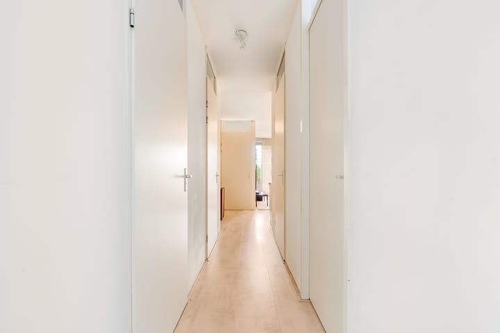 Photo 11 of Thorstraat 13