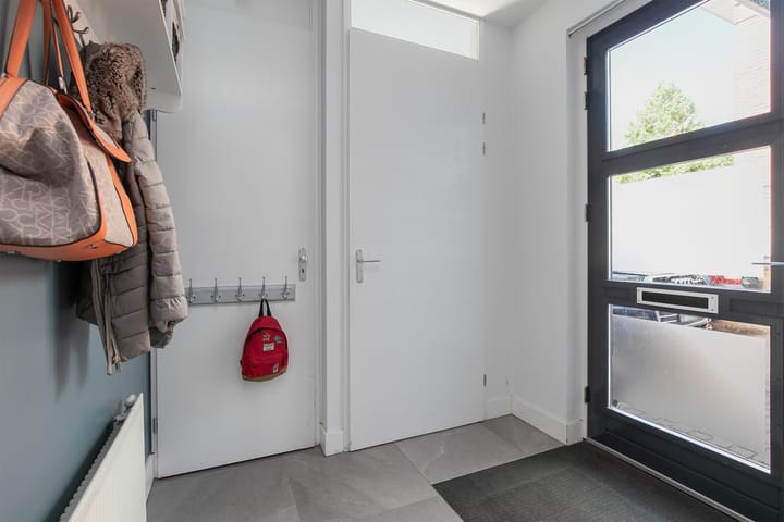 Photo 3 of Moermond 27