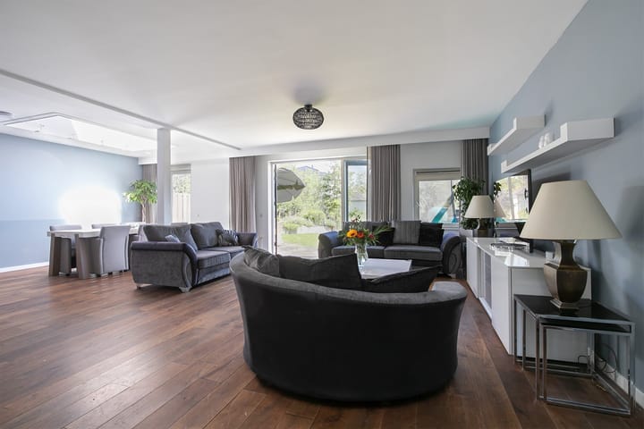 Photo 4 of Moermond 27