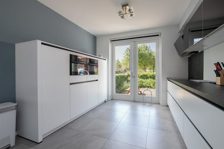 Photo 5 of Moermond 27