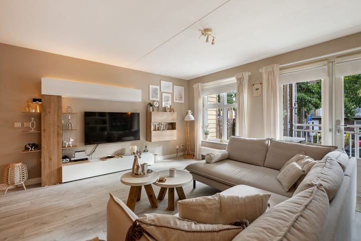 Photo 5 of Mattenbiesstraat 64