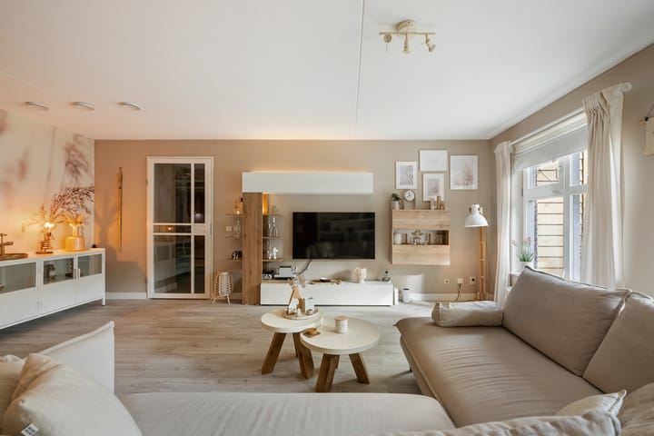 Photo 6 of Mattenbiesstraat 64