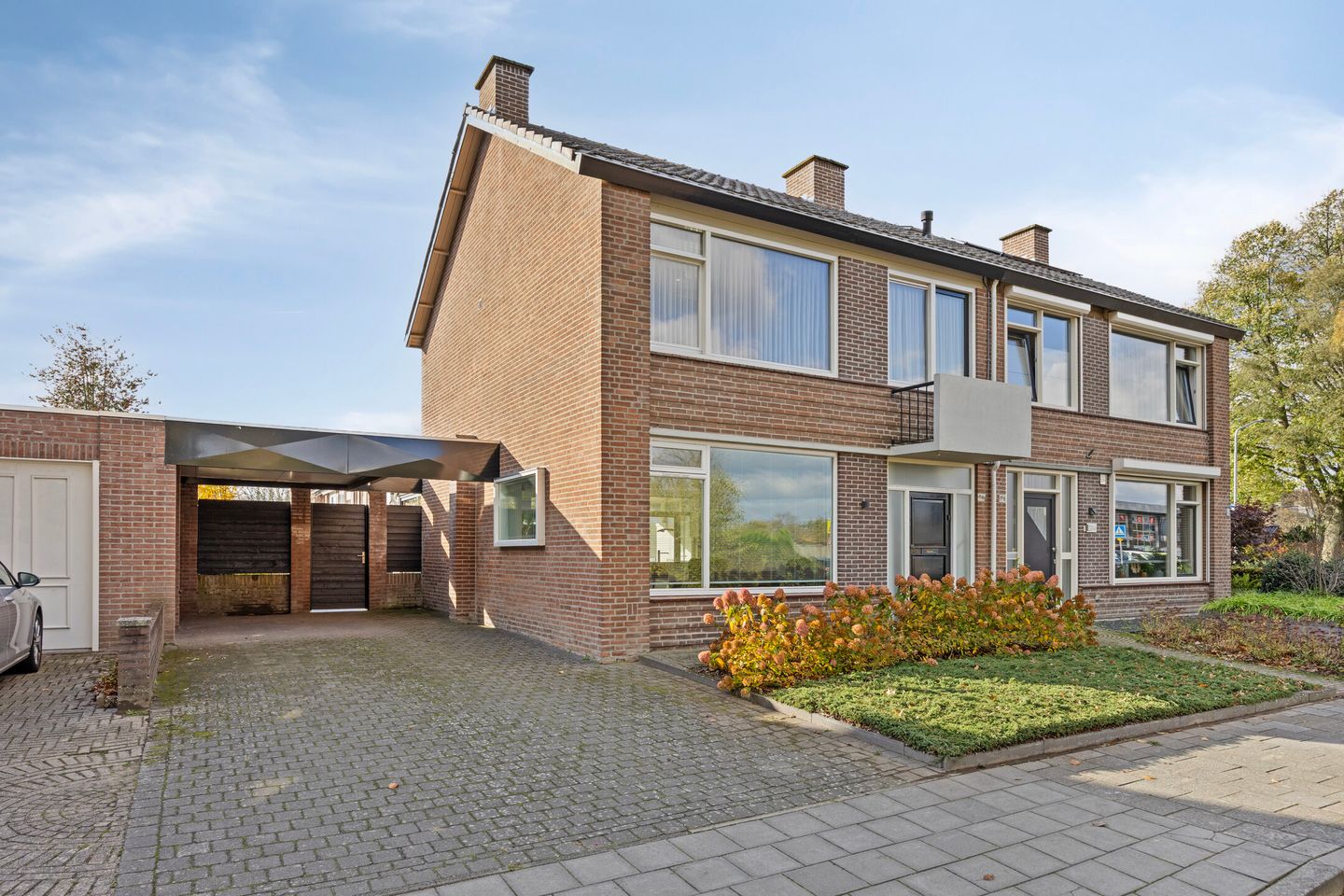 Foto 1 van Mgr de Haasstraat 70