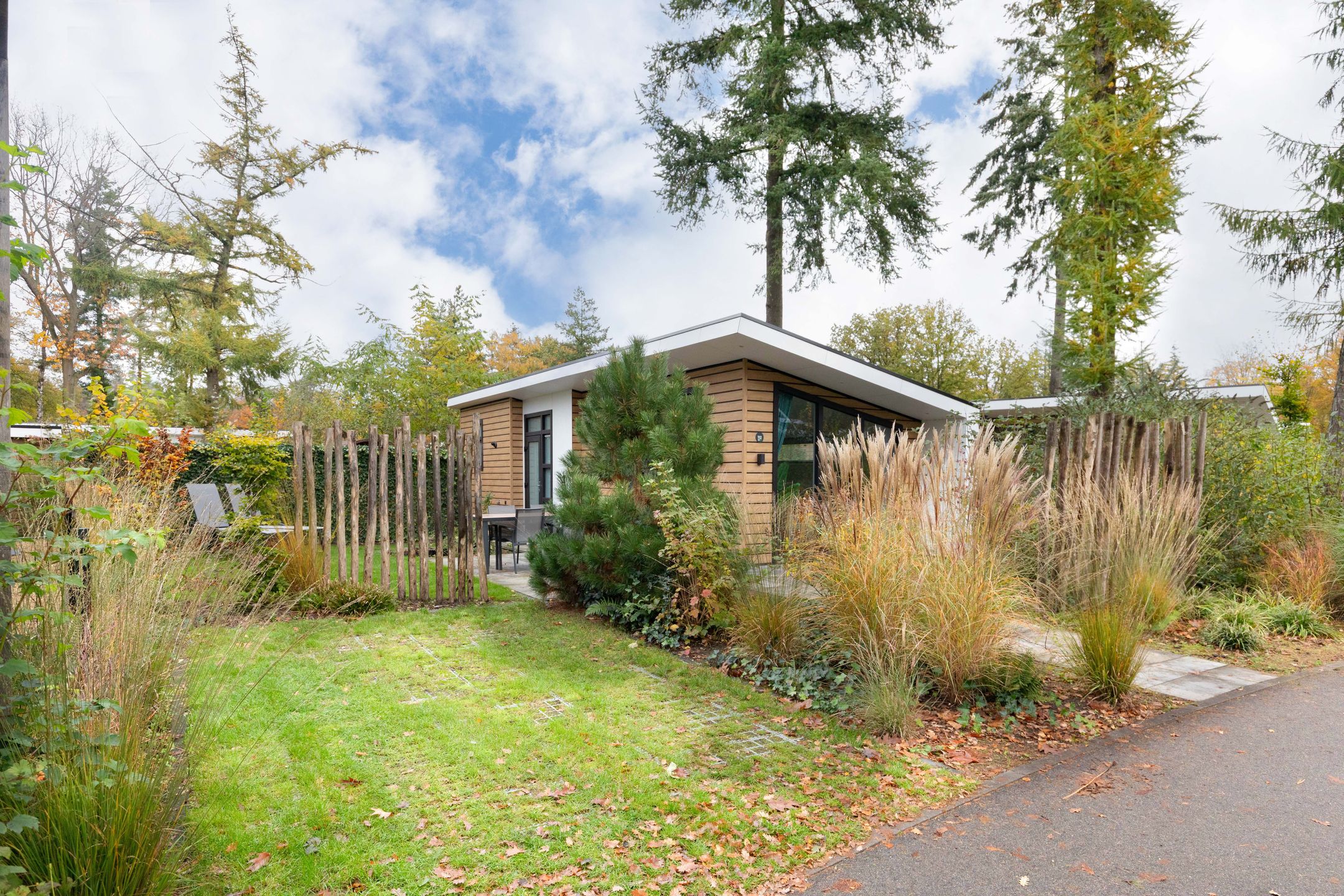 2-bedroom freehold villa in Ede — photo 1 of 5