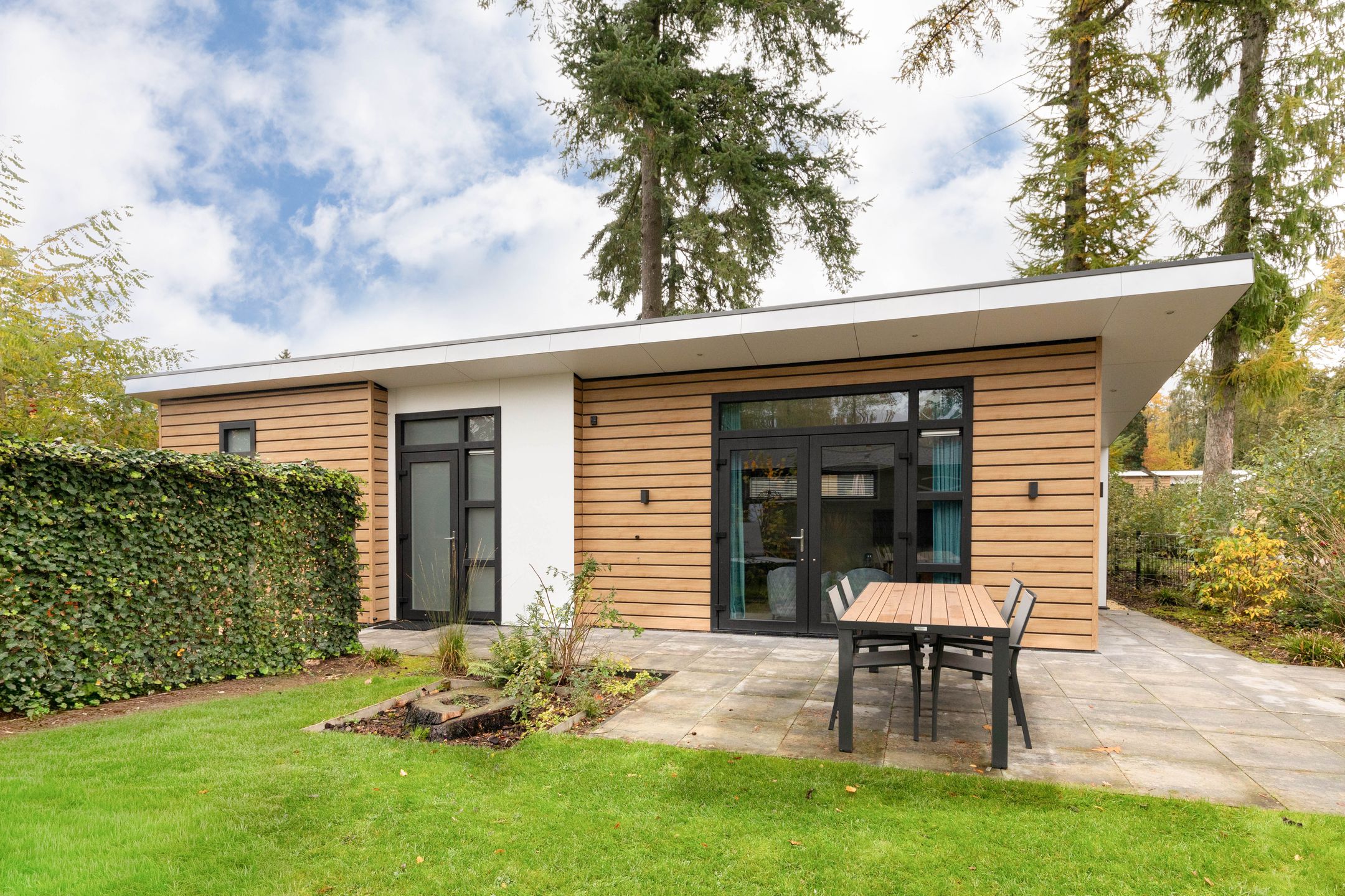 2-bedroom freehold villa in Ede — photo 5 of 5