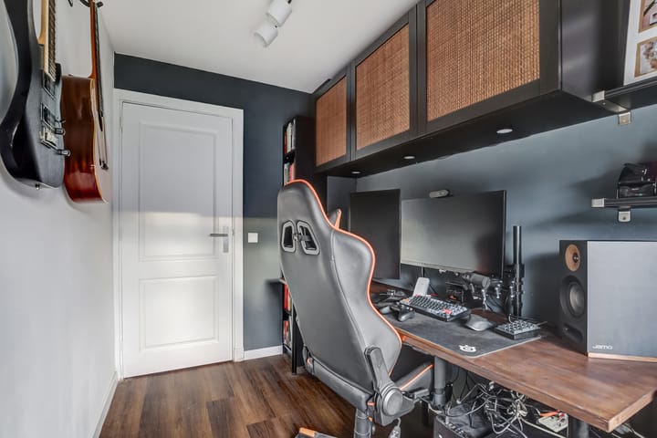 Foto 32 van Floresstraat 6