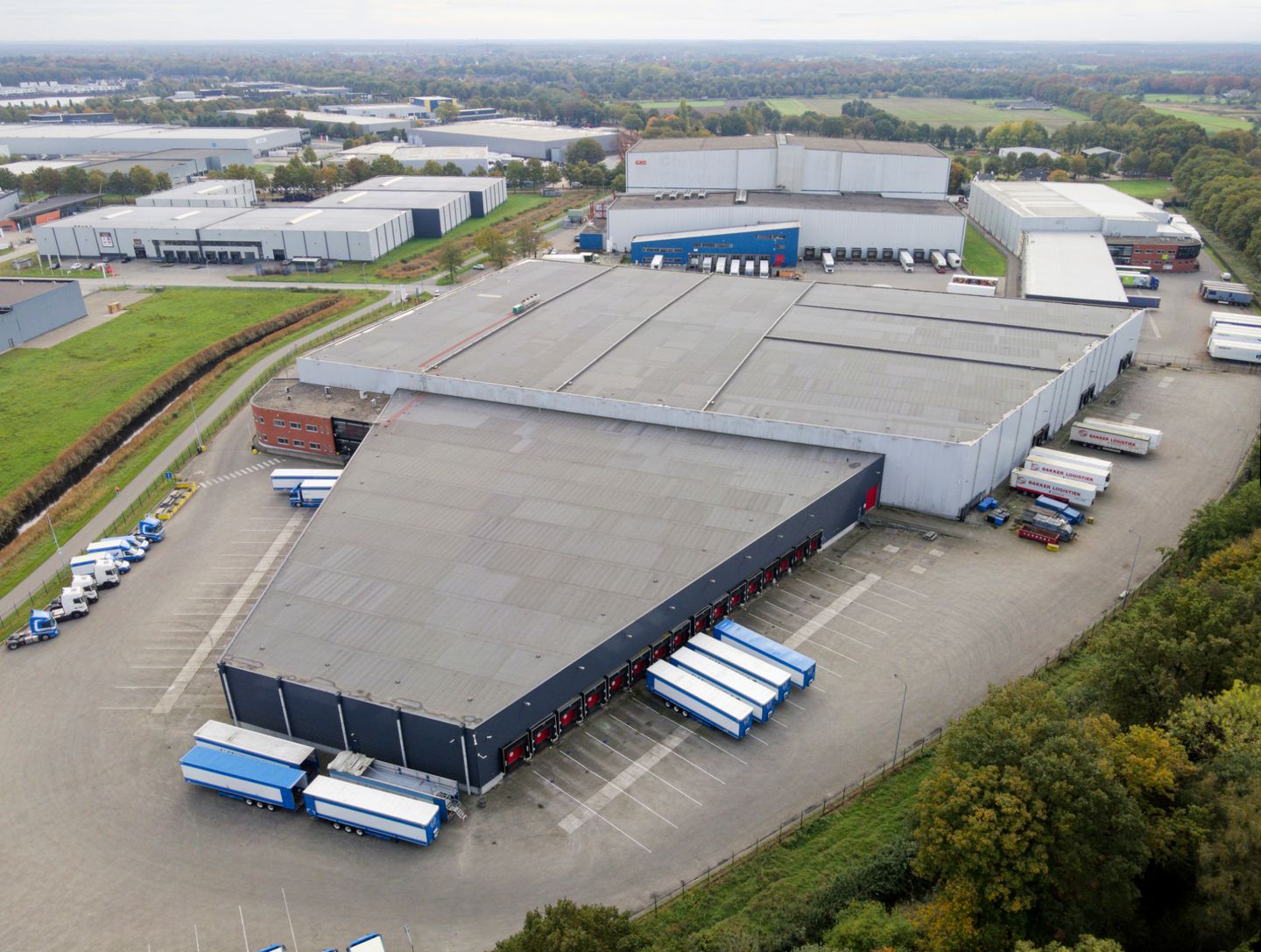 Bekijk foto 4 van Marga Klompéweg 11