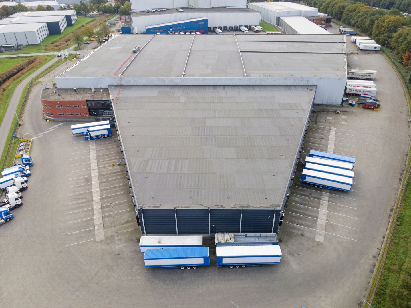 Bekijk foto 5 van Marga Klompéweg 11