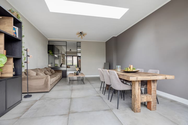 Photo 10 of Valkenierslaan 197-A