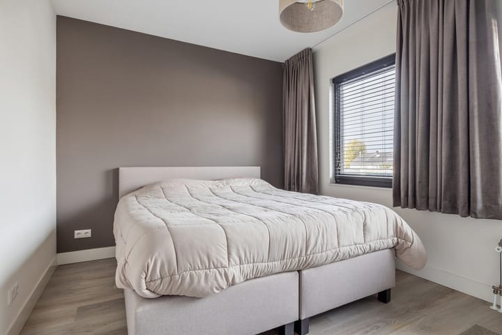 Photo 20 of Valkenierslaan 197-A