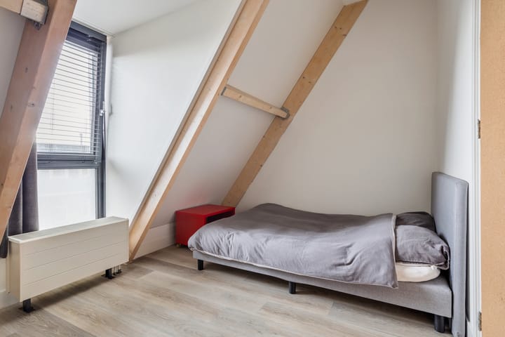 Photo 27 of Valkenierslaan 197-A