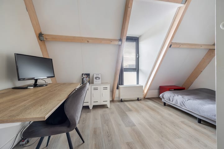 Photo 28 of Valkenierslaan 197-A