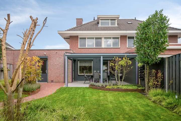 Photo 3 of Oosterzandweide 6