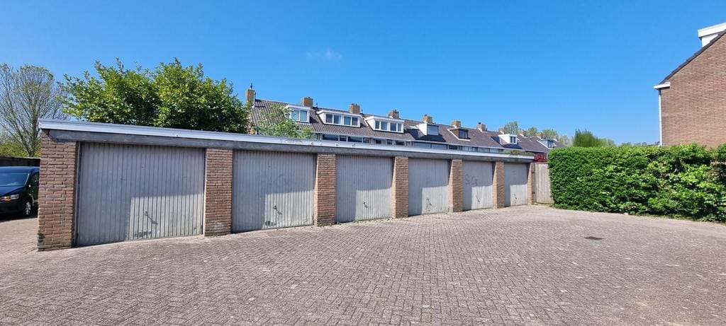 Photo 2 of Schultz van Haegenstraat 1