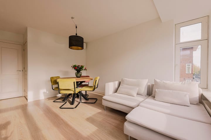 Photo 2 of Orteliusstraat 289-3V