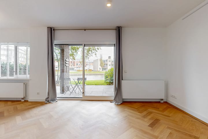 Foto 11 van Troelstraplein 11