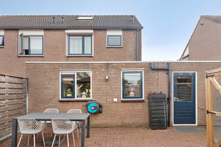 Photo 28 of Clematisstraat 5