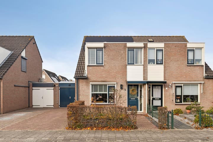 Photo 32 of Clematisstraat 5