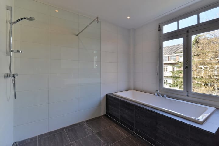 Photo 11 of Rubensstraat 42-2