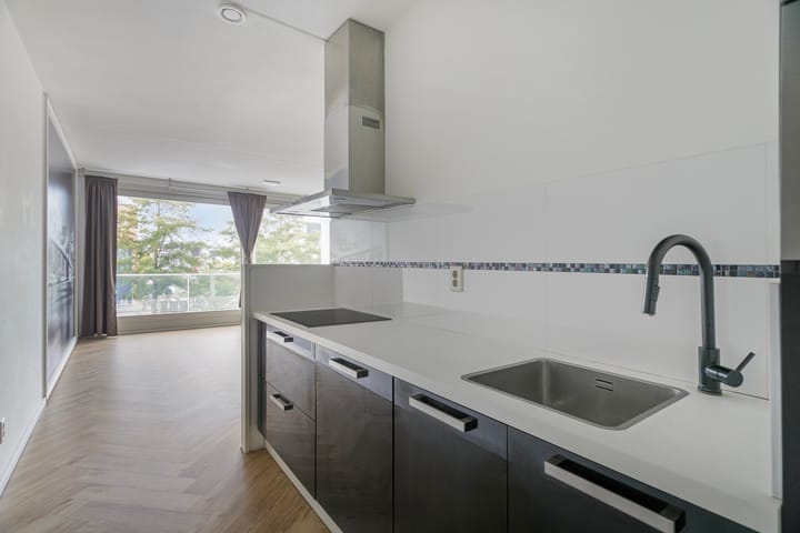 Photo 3 of Marsstraat 28