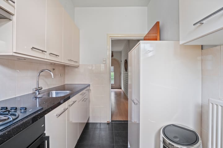 Photo 10 of Marggraffstraat 37