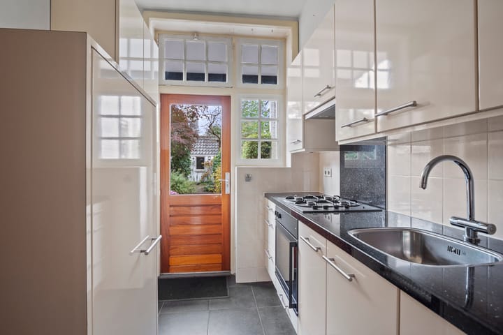 Photo 11 of Marggraffstraat 37