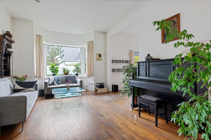 Photo 2 of Pieter de Hooghstraat 34